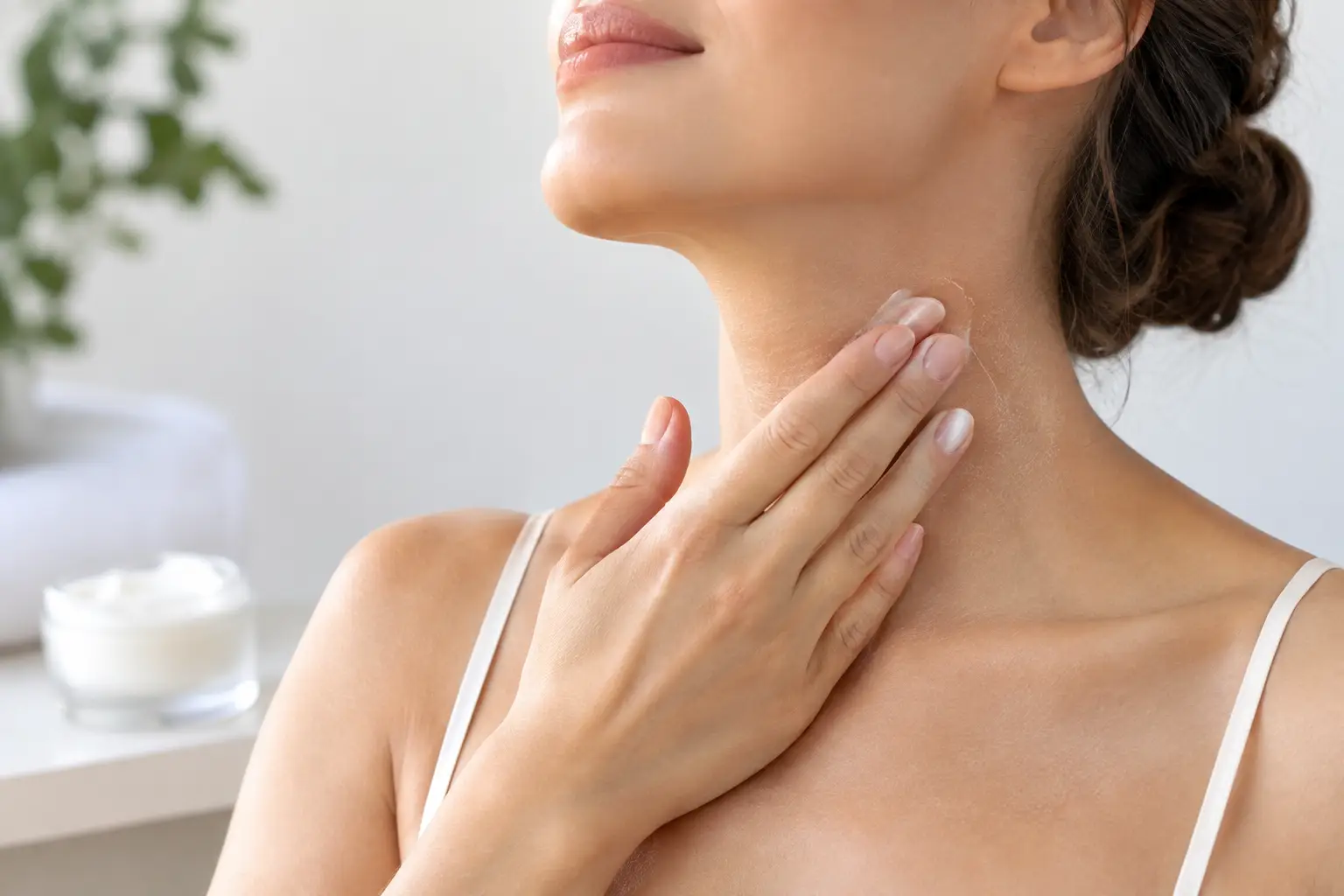 How to Moisturize Neck Skin for Lasting Softness